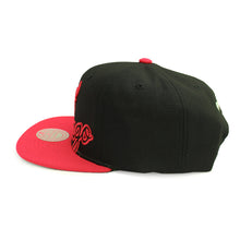 Load image into Gallery viewer, NBA Chicago Bulls Low Big Face HWC Snapback Hat Black and Red By Mitchell & Ness - Swaggerlikeme.com / Grand General Store