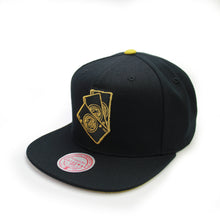 Load image into Gallery viewer, Buy Men's Mitchell & Ness NBA Toronto Raptors 3 of a kind Snapback Hat - Black