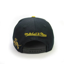 Load image into Gallery viewer, Buy Men's Mitchell & Ness NBA Toronto Raptors 3 of a kind Snapback Hat - Black