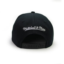 Load image into Gallery viewer, Buy Men's Mitchell & Ness NBA Toronto Raptors Team Ground 2.0 Snapback Hat Black