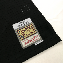 Load image into Gallery viewer, Buy Men's Mitchell & Ness Vince Carter Toronto Raptors Hardwood Classics Black Dynamic Swingman Jersey - Swaggerlikeme.com