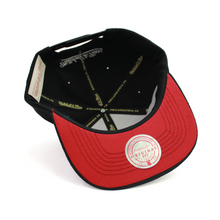 Load image into Gallery viewer, Buy Men's Chicago Bulls Munch Time Snapback Hat by Mitchell & Ness Black - Swaggerlikeme.com