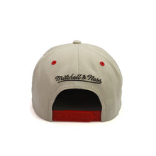 Load image into Gallery viewer, Buy Men's Toronto Maple Leafs NHL Mitchell & Ness Pork Belly Snapback Oatmeal - Swaggerlikeme.com