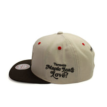 Load image into Gallery viewer, Buy Men's Toronto Maple Leafs NHL Mitchell & Ness Pork Belly Snapback Oatmeal - Swaggerlikeme.com