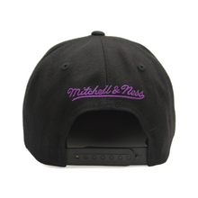 Load image into Gallery viewer, Buy Men's NBA Toronto Raptors Team Vibes Snapback Hat Black - Swaggerlikeme.com