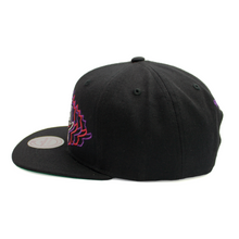 Load image into Gallery viewer, Buy Men's NBA Toronto Raptors Team Vibes Snapback Hat Black - Swaggerlikeme.com