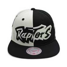 Load image into Gallery viewer, Buy Men's Mitchell & Ness NBA Toronto Raptors Night & Day snapback hat - Swaggerlikeme.com