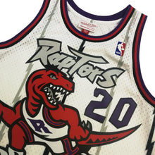 Load image into Gallery viewer, Buy Mitchell & Ness Damon Stoudamire Toronto Raptors Hardwood Classics 1995 Swingman Jersey - White - Swaggerlikeme.com / Grand General Store