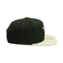 Load image into Gallery viewer, Buy Chicago Bulls NBA 2 Tone Classic Snapback Cap Black and Gray By Mitchell and Ness - Swaggerlikeme.com / Grand General Store
