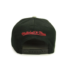 Load image into Gallery viewer, Buy Chicago Bulls NBA 2 Tone Classic Snapback Cap Black and Gray By Mitchell and Ness - Swaggerlikeme.com / Grand General Store
