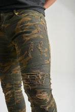 Load image into Gallery viewer, Buy Men&#39;s Spark Denim Ripped Biker Twill Pant in Woodland Camo
