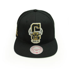 Load image into Gallery viewer, Buy Chicago Bulls NBA Graduation Snapback Hat Black by Mitchell and Ness - Swaggerlikeme.com / Grand General Store
