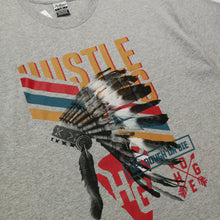 Load image into Gallery viewer, Men&#39;s Hustle Gang Feather Stripe T-shirt in Heather Gray
