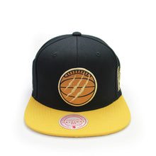 Load image into Gallery viewer, Buy Men&#39;s Toronto Raptors Eye of the Tiger snapback hat by Mitchell &amp; Ness - Black
