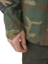 Load image into Gallery viewer, Buy Alpha Industries M-65 Defender Field Coat - Woodlands Camo - Swaggerlikeme.com / Grand General Store
