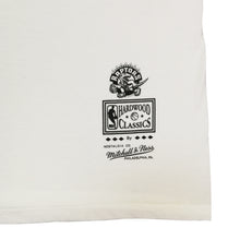 Load image into Gallery viewer, Buy Mitchell &amp; Ness Toronto Raptors Respect The North Mantel Head Piece Tee - White - Swaggerlikeme.com / Grand General Store
